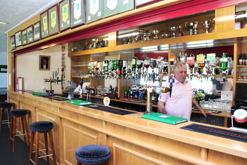 bar-seating-bowls-club